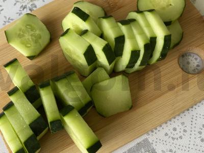 Sukrėsti agurkai su česnaku Žingsnis 1