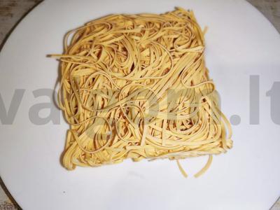 Sriuba su konservu ir kiaušinių makaronais Žingsnis 6