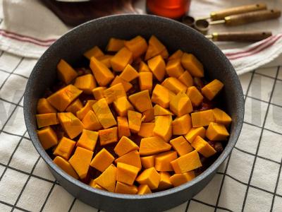 Kepti šonkauliukai su moliūgu vakarienei Žingsnis 11