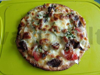 Arabų duona su mėsos ir sūrio įdaru pagrindine nuotrauka