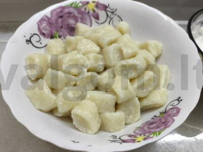 Pyragėliai su varške ir vanilinu tinginiai pagrindine nuotrauka