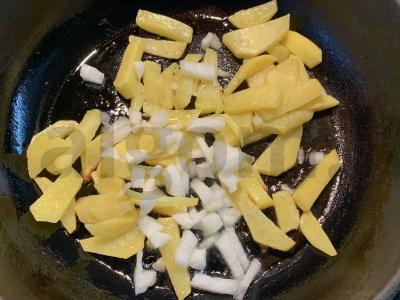 Daržovių troškinys su pomidorais ir bulvėmis vakarienei Žingsnis 3