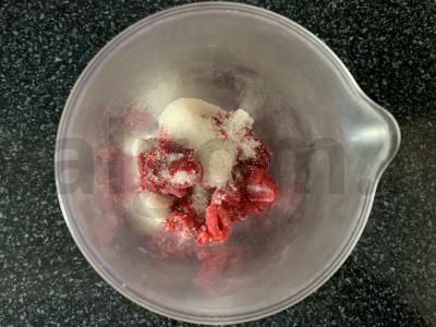 Uogų mochito su vynuogių sultimis Žingsnis 1