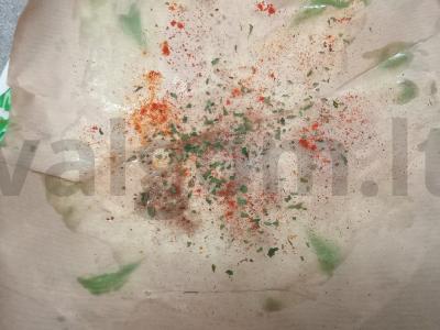 Vištienos krūtinėlė su prieskoniais, kepama popieriuje Žingsnis 2