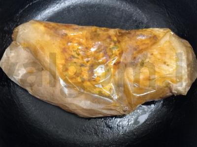 Vištienos krūtinėlė su prieskoniais, kepama popieriuje Žingsnis 6