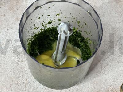 Špinatų makaronai su sūriu Žingsnis 1