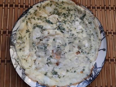 Omletas su varškės grūdais ir krapais pagrindine nuotrauka