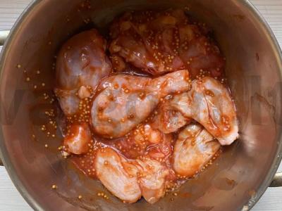 Kepintos vištienos sparneliai, šlaunelės ir blauzdos Žingsnis 4