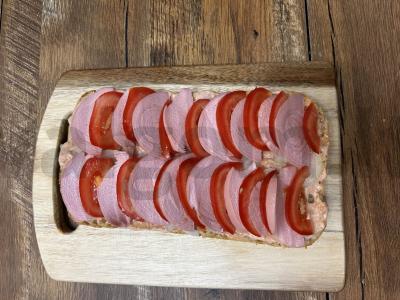 Pica su pomidorais ir doktorine dešra ant čiabatos Žingsnis 5