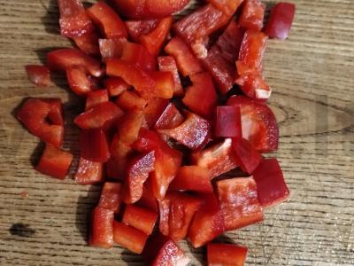 Lengva daržovių salotos su varškės grūdais Žingsnis 2