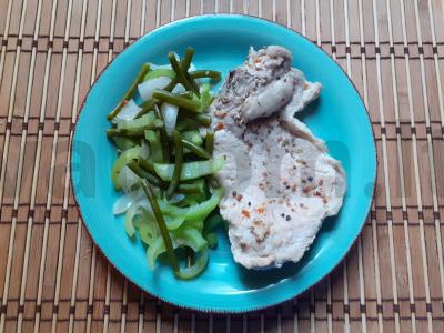 Kiaulienos steikas su pipirų mišiniu, daržovėmis ir žolelėmis Žingsnis 8