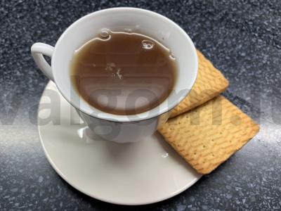 Juodasis arbata su persimonu pagrindine nuotrauka