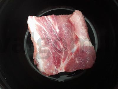 Borščas su troškintomis daržovėmis ir burokėlių sultimis Žingsnis 1