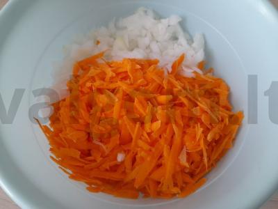 Borščas su troškintomis daržovėmis ir burokėlių sultimis Žingsnis 6