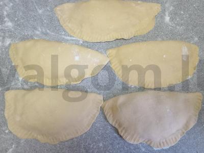 Čeburekai su kiaulienos faršu ir voveraitėmis Žingsnis 9