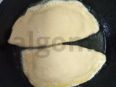 Čeburekai su kiaulienos faršu ir voveraitėmis Žingsnis 10