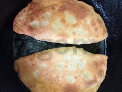 Čeburekai su kiaulienos faršu ir voveraitėmis Žingsnis 11