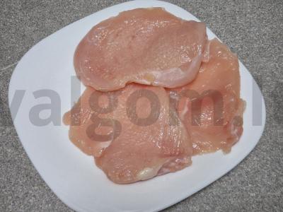 Vištienos krūtinėlės kepsniai su pupelėmis ir suluguni Žingsnis 1