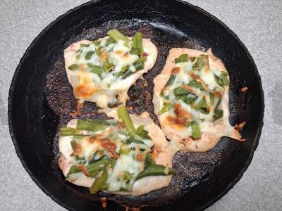 Vištienos krūtinėlės kepsniai su pupelėmis ir suluguni Žingsnis 7