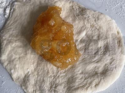 Trikampiai pyragėliai su obuolių uogiene Žingsnis 5