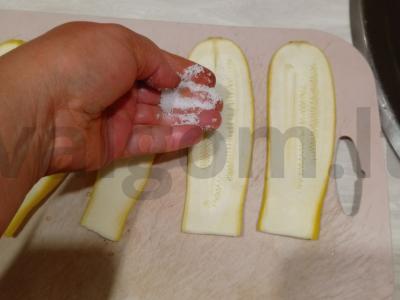 Aštrūs cukinijų ritinėliai Žingsnis 2