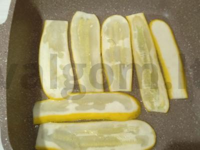 Aštrūs cukinijų ritinėliai Žingsnis 3