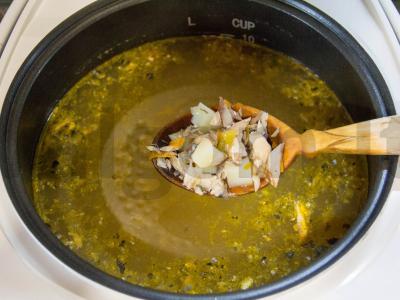 Konservuotų skumbrijų sriuba lėtoje viryklėje Žingsnis 6