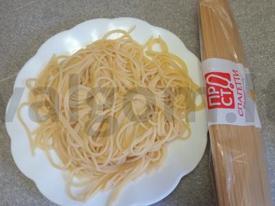 Spagečiai su voveraitėmis, troškintomis grietinėje Žingsnis 6