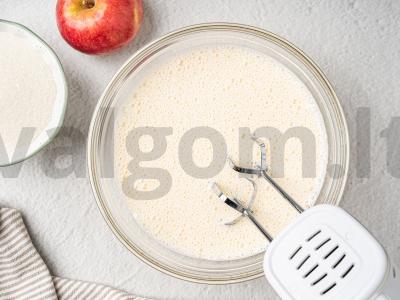 Obuolių ir kriaušių pyragas Žingsnis 1