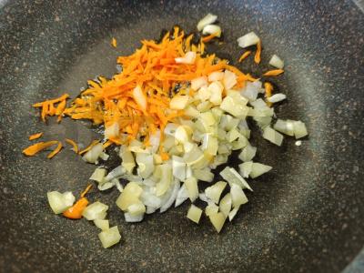 Vištienos sriuba su rudaisiais ryžiais ir kopūstais Žingsnis 4