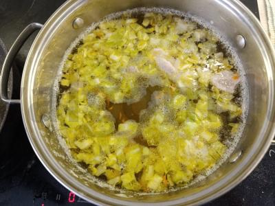 Vištienos sriuba su rudaisiais ryžiais ir kopūstais Žingsnis 7