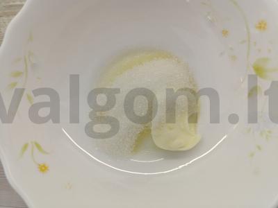 Vieniški vafliai su acidofiliu ir citrinos žievele Žingsnis 1