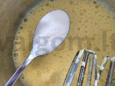 Švelnus abrikosų pyragas prie arbatos Žingsnis 2