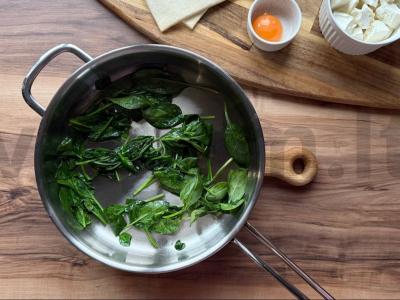 Kruasanai su feta sūriu ir špinatais Žingsnis 1