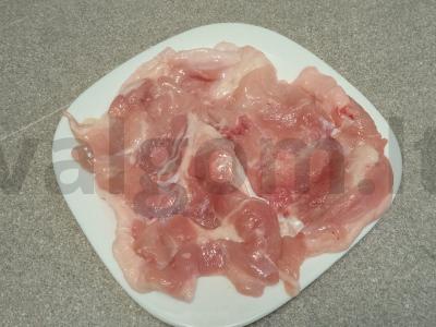 Kepintos vištienos šlaunelės su pomidorais ir sūriu Žingsnis 1