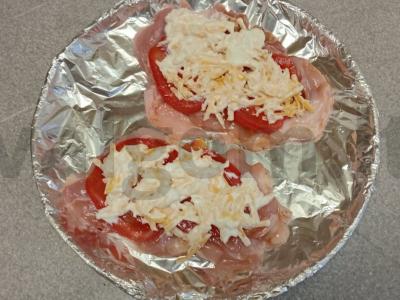 Kepintos vištienos šlaunelės su pomidorais ir sūriu Žingsnis 7