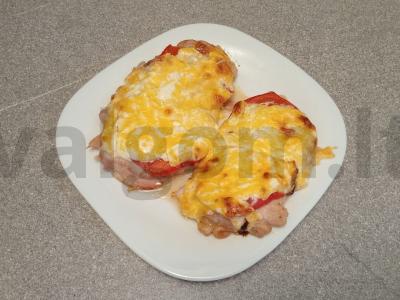 Kepintos vištienos šlaunelės su pomidorais ir sūriu Žingsnis 8