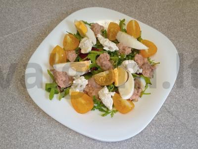 Salotos su tunu, varškės sūriu ir kiaušiniu Žingsnis 5