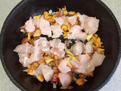 Spagečiai su voveraitėmis ir vištienos krūtinėle Žingsnis 3