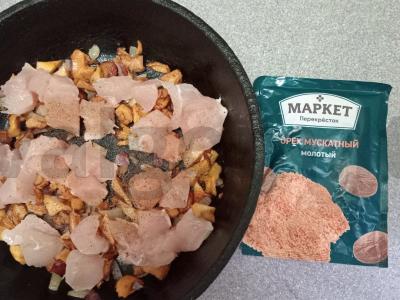 Spagečiai su voveraitėmis ir vištienos krūtinėle Žingsnis 4