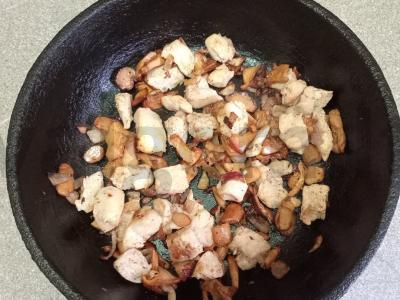 Spagečiai su voveraitėmis ir vištienos krūtinėle Žingsnis 5