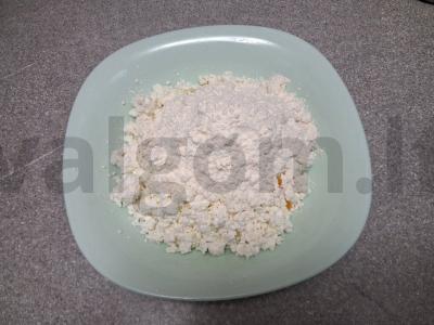 Varškės bandelės su dešra ir sūriu pusryčiams Žingsnis 3