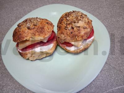 Varškės bandelės su dešra ir sūriu pusryčiams Žingsnis 12