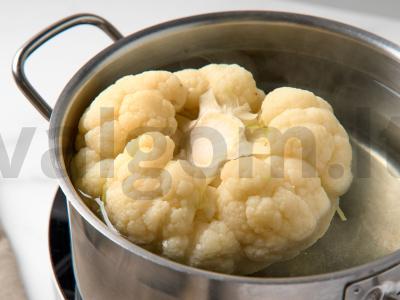 Kepta žiedinė kopūstai su humusu Žingsnis 1