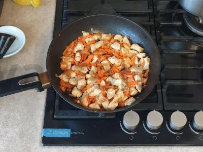 Lengvas plovas su kalakutiena ir prieskoniais Žingsnis 4