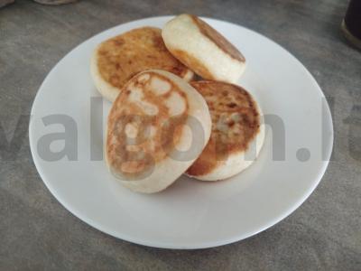 Varškėčiai su manų kruopomis pusryčiams pagrindine nuotrauka