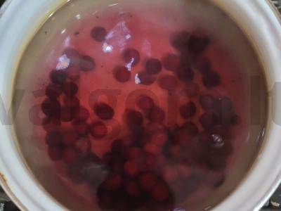 Vitamininis kompotas su šermukšniu, vyšniomis ir gervuogėmis Žingsnis 1