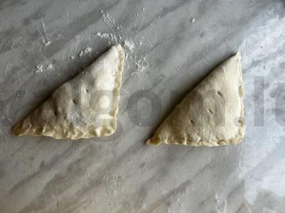 Sluoksniuoti trikampiai su dešra ir sūriu Žingsnis 10