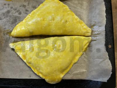 Sluoksniuoti trikampiai su dešra ir sūriu Žingsnis 11