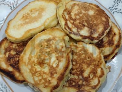 Kaimiški purūs blynai su rūgpieniu ir varške pagrindine nuotrauka